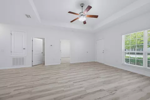 Living - 237 Nelly St, Freeport, FL 32439 photo 4 of 6
