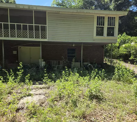 Exterior - 298 Averitt Pl, Crestview, FL 32539 photo 8 of 12