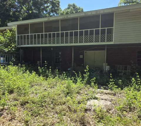 Exterior - 298 Averitt Pl, Crestview, FL 32539 photo 7 of 12
