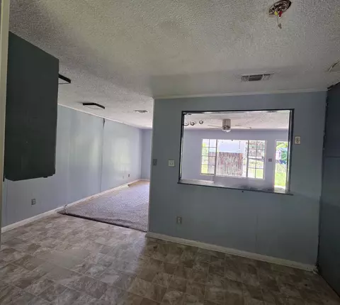 Living - 298 Averitt Pl, Crestview, FL 32539 photo 3 of 3