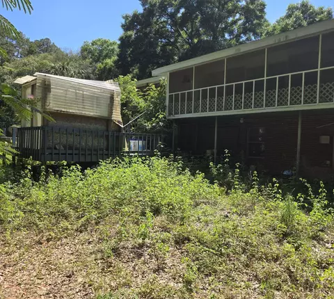 Exterior - 298 Averitt Pl, Crestview, FL 32539 photo 6 of 12