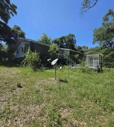 Exterior - 298 Averitt Pl, Crestview, FL 32539 photo 5 of 12