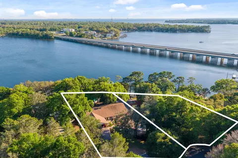 104 Bayou Dr, Niceville, FL 32578