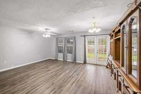 Living - 171 Swaying Pine Ct, Crestview, FL 32539 photo 4 of 4