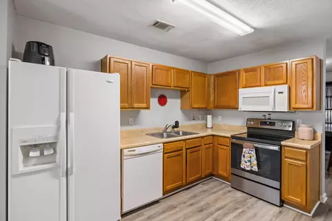 Kitchen - 171 Swaying Pine Ct, Crestview, FL 32539 photo 1 of 2