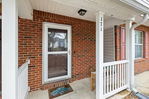 Exterior - 171 Swaying Pine Ct, Crestview, FL 32539 photo 3 of 11