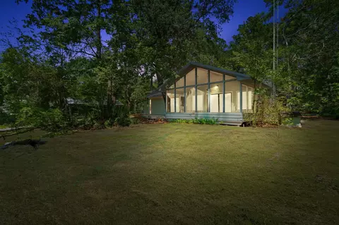 722 Mallet Bayou Rd, Freeport, FL 32439