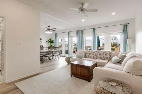 8520 Gulf Blvd #33, Navarre, FL 32566