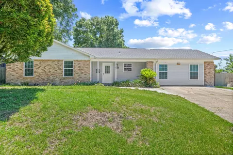 3010 Windsor Cir, Crestview, FL 32539