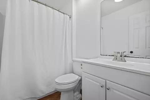 Bath - 3010 Windsor Cir, Crestview, FL 32539 photo 1 of 7