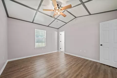Bedroom - 3010 Windsor Cir, Crestview, FL 32539 photo 4 of 9