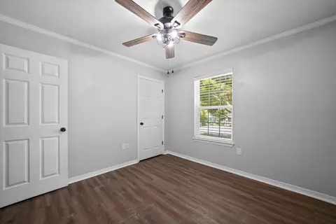 Bedroom - 3010 Windsor Cir, Crestview, FL 32539 photo 8 of 9