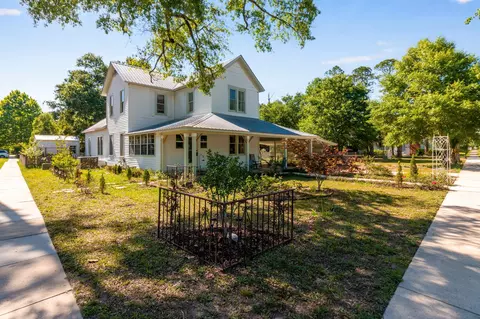 418 S 11th St, Defuniak Springs, FL 32435