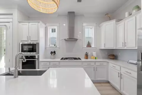 Kitchen - 146 E Pine Lands Loop UNIT B, Inlet Beach, FL 32461 photo 7 of 8