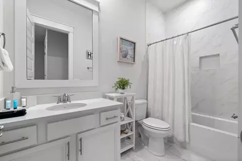 Bath - 146 E Pine Lands Loop UNIT B, Inlet Beach, FL 32461 photo 2 of 5
