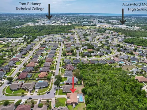 View/Area - 3720 Bay Tree Rd, Lynn Haven, FL 32444 photo 6 of 7