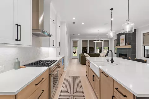 Kitchen - 150 W Perseverance Pt, Freeport, FL 32439 photo 3 of 8
