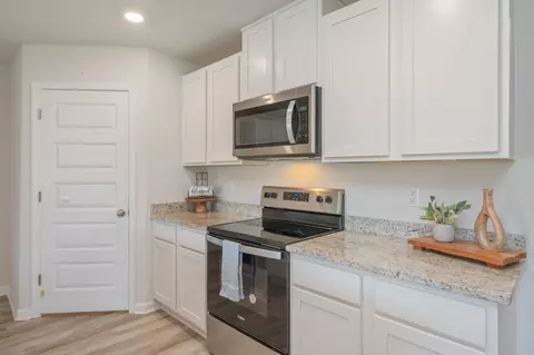 Kitchen - 5463 Jenee Ct, Crestview, FL 32539 photo 2 of 3