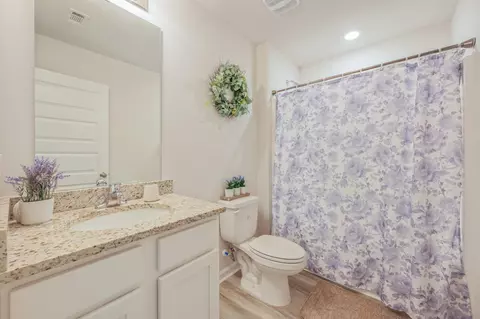 Bath - 5463 Jenee Ct, Crestview, FL 32539 photo 1 of 5