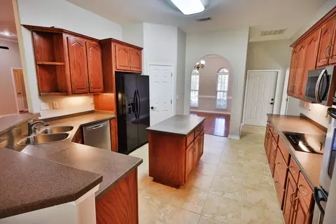 Kitchen - 105 Par Ct, Crestview, FL 32536 photo 3 of 7