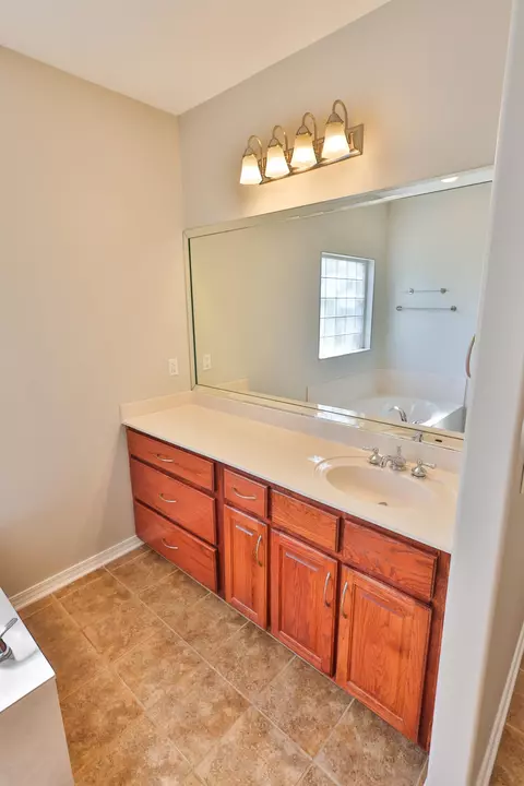 Bath - 105 Par Ct, Crestview, FL 32536 photo 3 of 15