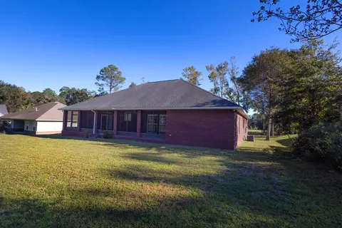 Exterior - 105 Par Ct, Crestview, FL 32536 photo 12 of 15