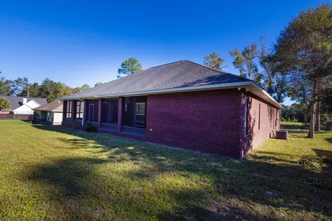 Exterior - 105 Par Ct, Crestview, FL 32536 photo 9 of 15