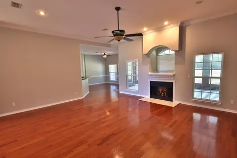 Living - 105 Par Ct, Crestview, FL 32536 photo 3 of 8