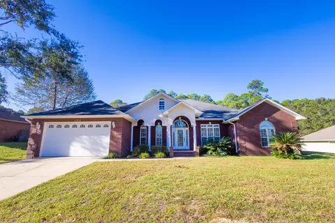 105 Par Ct, Crestview, FL 32536