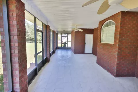 Exterior - 105 Par Ct, Crestview, FL 32536 photo 6 of 15