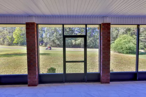 Exterior - 105 Par Ct, Crestview, FL 32536 photo 7 of 15