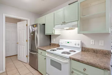 Kitchen - 328 Lakeview Dr, Crestview, FL 32536 photo 1 of 1