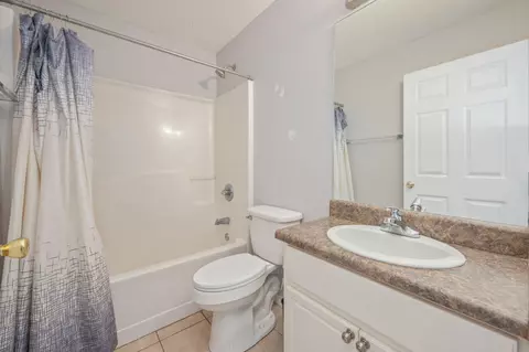 Bath - 328 Lakeview Dr, Crestview, FL 32536 photo 1 of 4