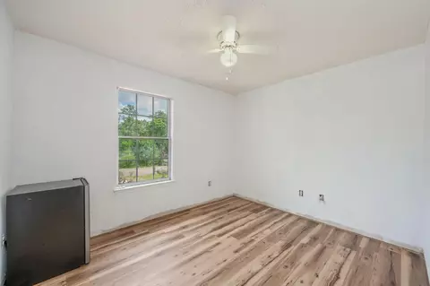 Bedroom - 328 Lakeview Dr, Crestview, FL 32536 photo 1 of 7