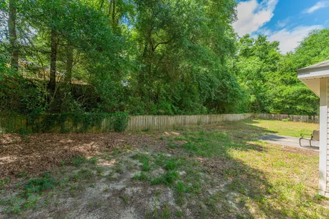 Exterior - 328 Lakeview Dr, Crestview, FL 32536 photo 1 of 2