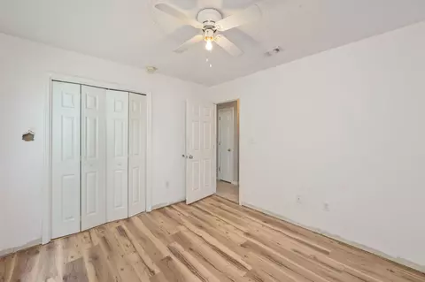 Bedroom - 328 Lakeview Dr, Crestview, FL 32536 photo 4 of 7