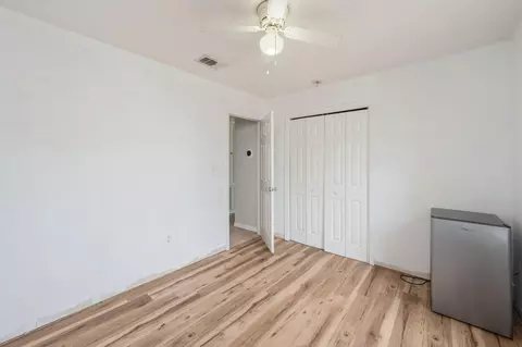 Bedroom - 328 Lakeview Dr, Crestview, FL 32536 photo 2 of 7