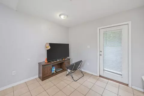 Other - 328 Lakeview Dr, Crestview, FL 32536 photo 7 of 9
