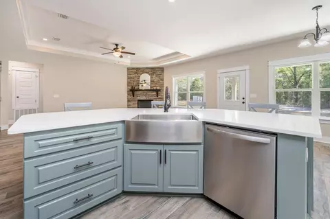 Kitchen - 1511 Kais St, Baker, FL 32531 photo 4 of 5