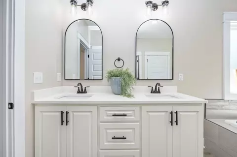 Bath - 1511 Kais St, Baker, FL 32531 photo 3 of 5
