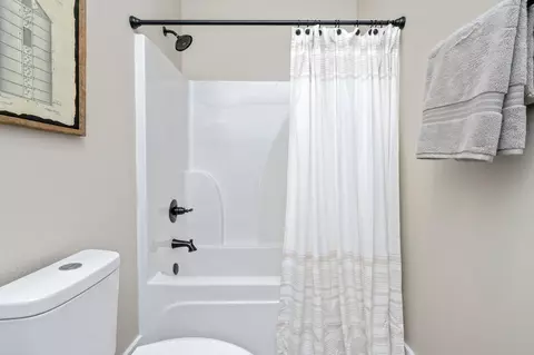 Bath - 1511 Kais St, Baker, FL 32531 photo 5 of 5