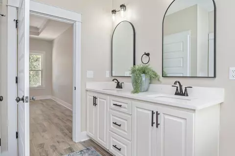 Bath - 1511 Kais St, Baker, FL 32531 photo 1 of 5