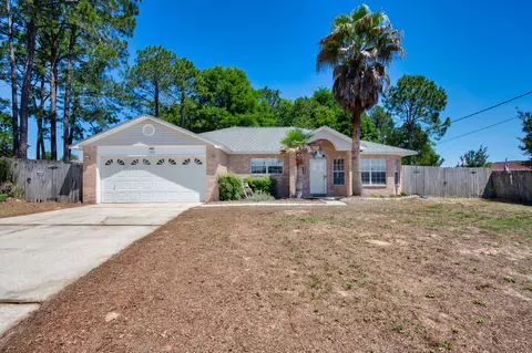 300 Peggy Dr, Crestview, FL 32536