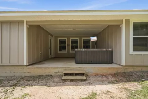 Exterior - 3503 Sugar Maple Ln, Crestview, FL 32539 photo 6 of 13