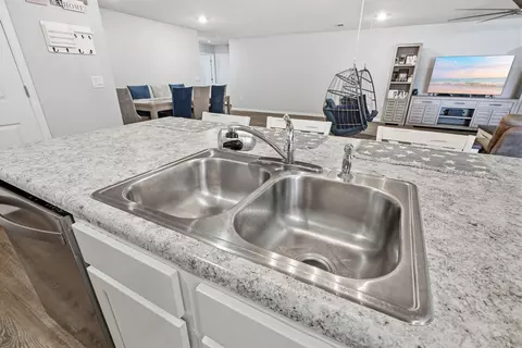 Kitchen - 3503 Sugar Maple Ln, Crestview, FL 32539 photo 7 of 7