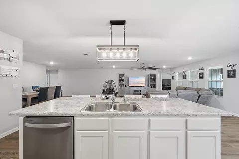 Kitchen - 3503 Sugar Maple Ln, Crestview, FL 32539 photo 6 of 7
