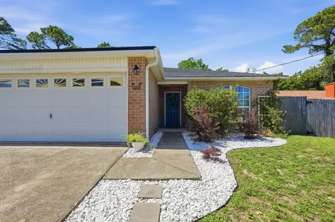 5066 Evergreen Dr, Gulf Breeze, FL 32563