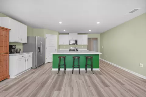 Kitchen - 338 Flounder St, Crestview, FL 32539 photo 1 of 6