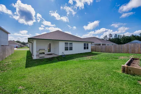 Exterior - 338 Flounder St, Crestview, FL 32539 photo 6 of 8