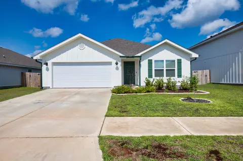 Exterior - 338 Flounder St, Crestview, FL 32539 photo 2 of 8